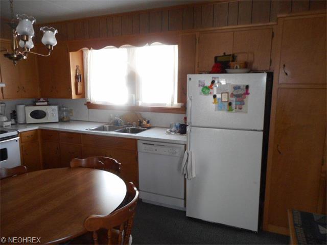 1121 Dover Ave, Dover, OH 44622 photo 6