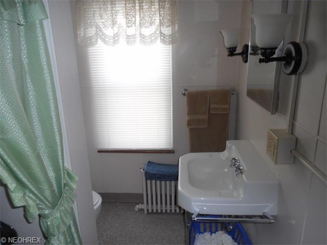 1121 Dover Ave, Dover, OH 44622 photo 13