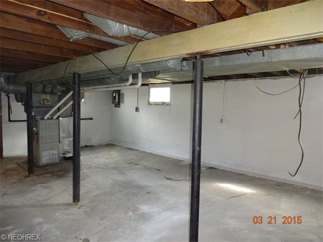 1957 E 34th St, Lorain, OH 44055 photo 15