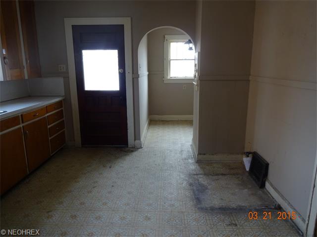 1957 E 34th St, Lorain, OH 44055 photo 6