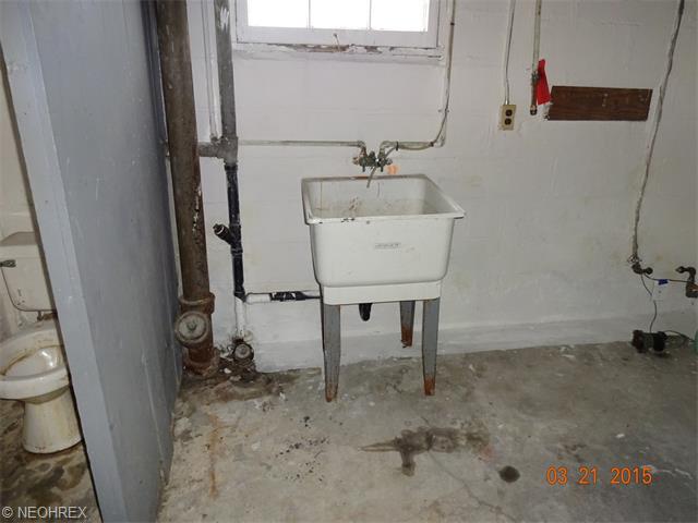 1957 E 34th St, Lorain, OH 44055 photo 16