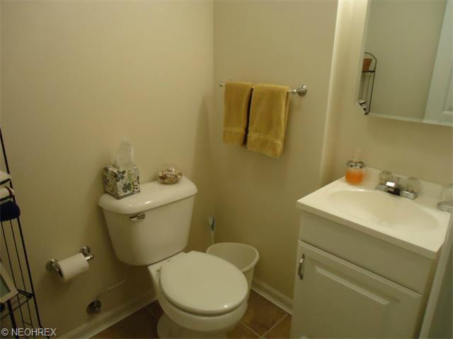 70 E 213th St, Euclid, OH 44123 photo 19
