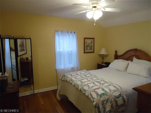 70 E 213th St, Euclid, OH 44123 photo 12