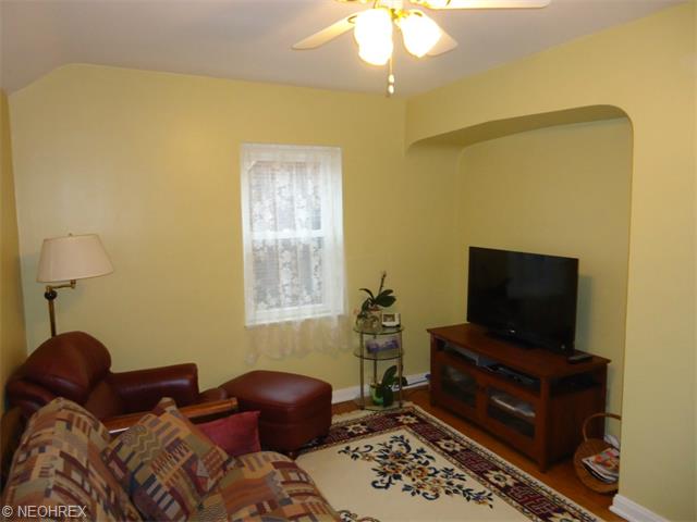 70 E 213th St, Euclid, OH 44123 photo 14