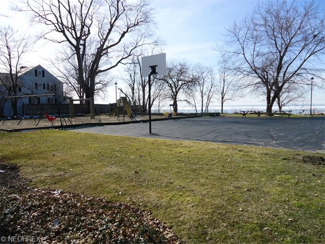 70 E 213th St, Euclid, OH 44123 photo 22