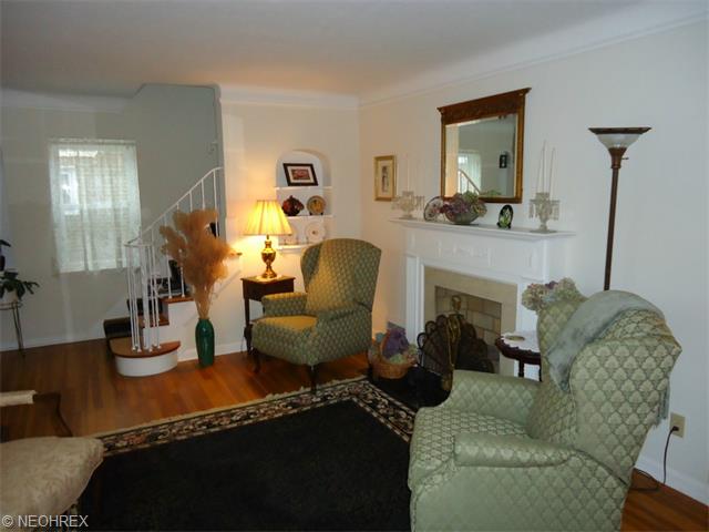 70 E 213th St, Euclid, OH 44123 photo 2