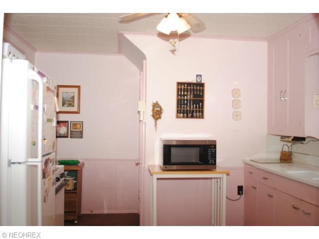 415 E Wilbeth Rd, Akron, OH 44301 photo 2