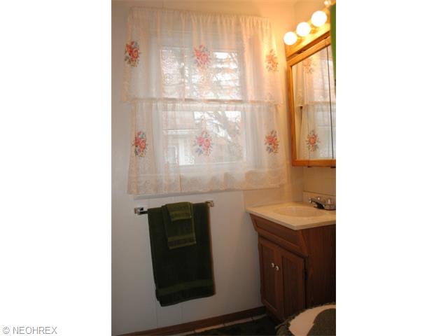 415 E Wilbeth Rd, Akron, OH 44301 photo 14