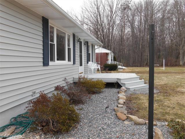 6438 Murray Ave, Ashtabula, OH 44004 photo 2
