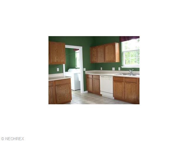 8980 Village Ct, Olmsted Falls, OH 44138 photo 23