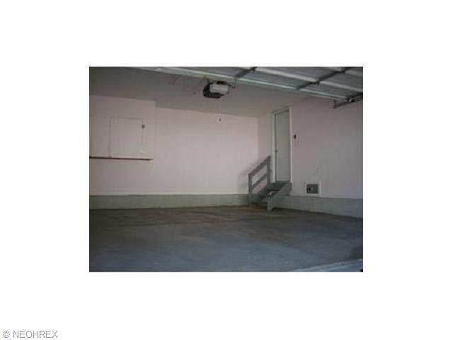 8980 Village Ct, Olmsted Falls, OH 44138 photo 24
