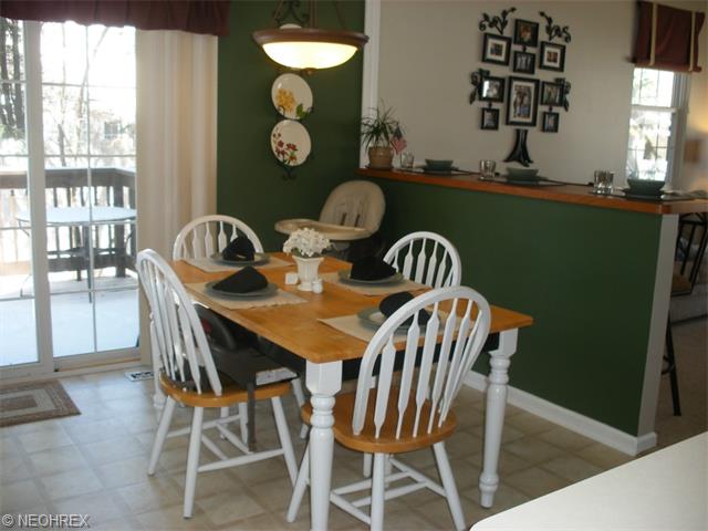 8980 Village Ct, Olmsted Falls, OH 44138 photo 3