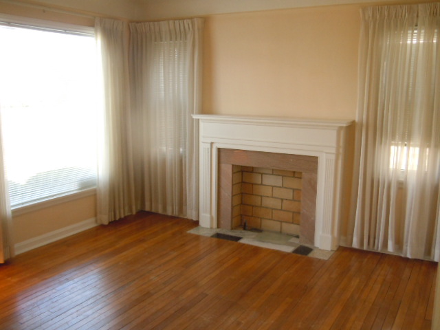 8103 Ackley Rd, Parma, OH 44129 photo 5