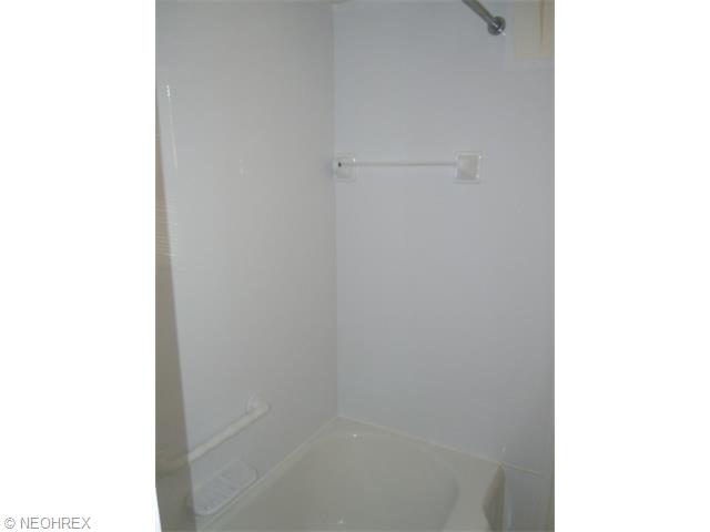 8103 Ackley Rd, Parma, OH 44129 photo 9