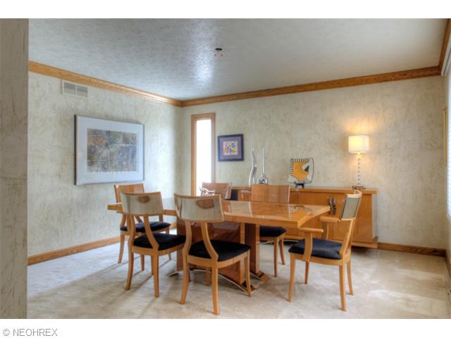 527 Beaverbrook Dr, Akron, OH 44333 photo 6
