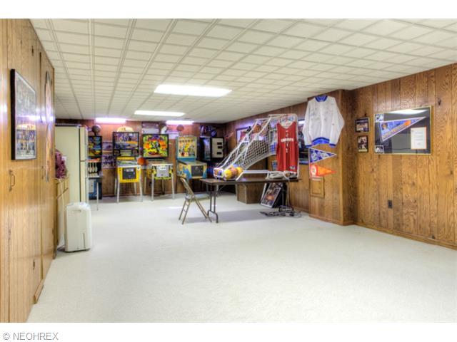 527 Beaverbrook Dr, Akron, OH 44333 photo 22