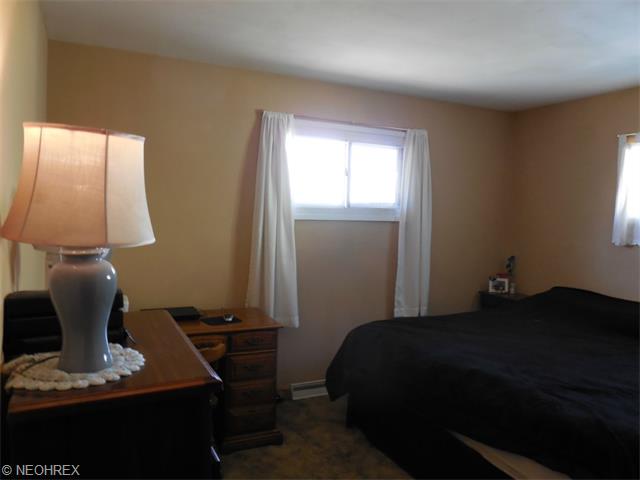 375 White Oak Dr, Elyria, OH 44035 photo 8