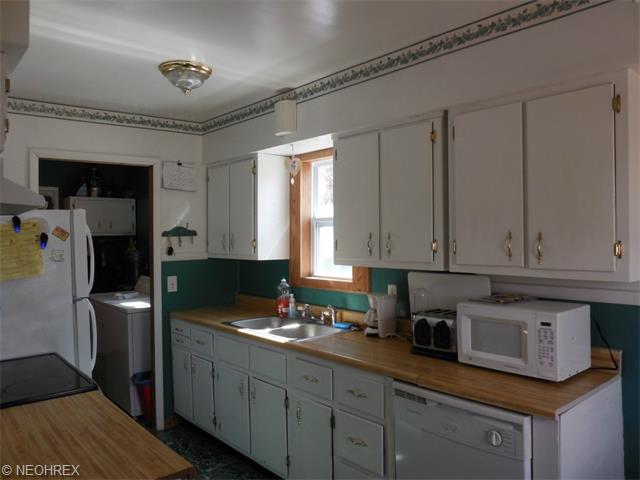 375 White Oak Dr, Elyria, OH 44035 photo 5
