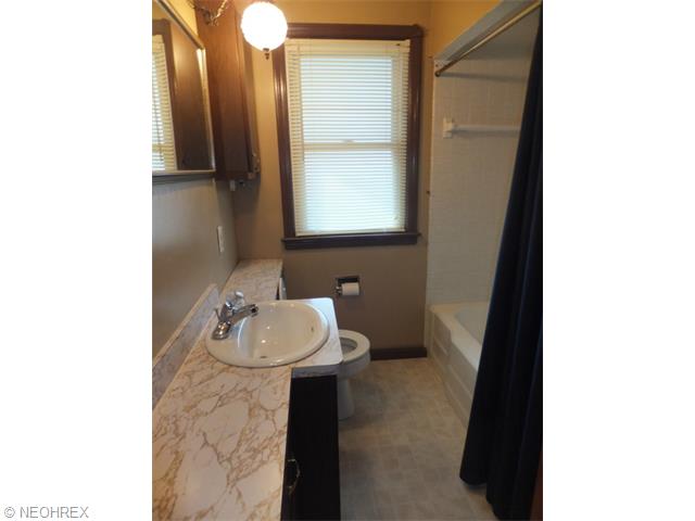 5406 Ackley Rd, Parma, OH 44129 photo 7