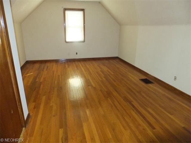 5406 Ackley Rd, Parma, OH 44129 photo 8