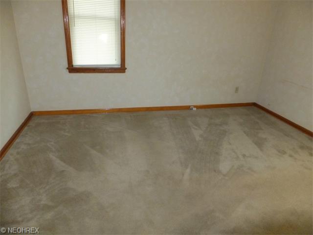 5406 Ackley Rd, Parma, OH 44129 photo 6