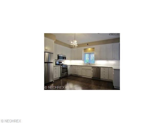 482 Saint Andrews Dr, Akron, OH 44303 photo 4