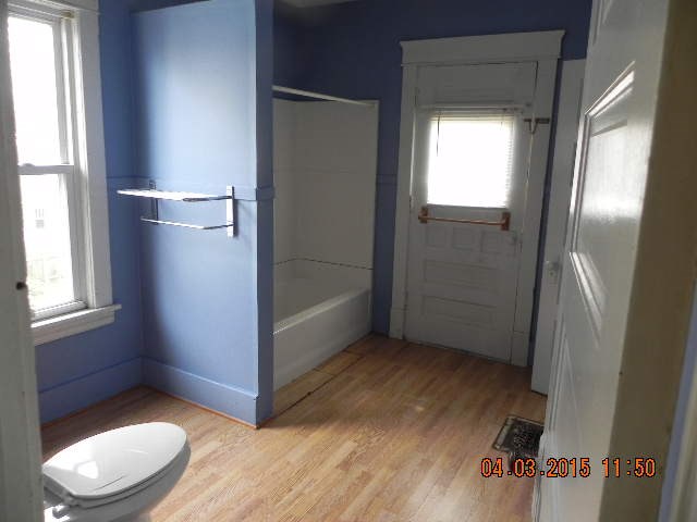 1237 W 9th St, Lorain, OH 44052 photo 3