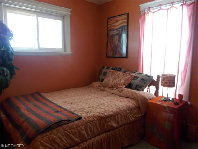 1119 E 16th St, Ashtabula, OH 44004 photo 8