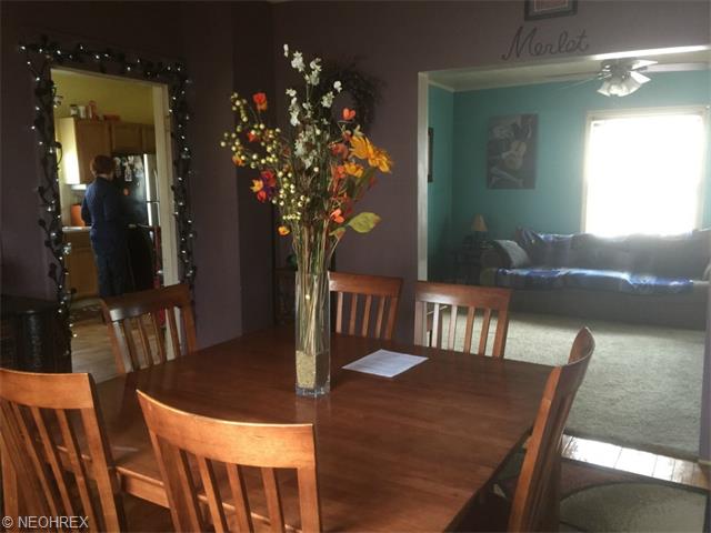 1119 E 16th St, Ashtabula, OH 44004 photo 2
