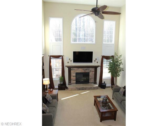 21337 Castlewood Dr, Strongsville, OH 44149 photo 3