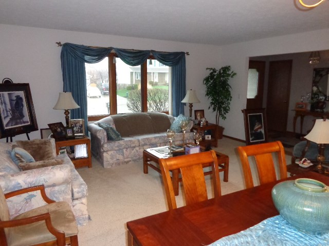 4317 Pine Forest Dr, Parma, OH 44134 photo 6