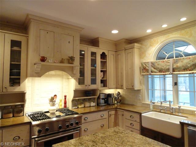7458 Forthampton Ct, Hudson, OH 44236 photo 4
