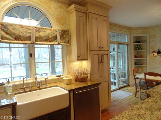 7458 Forthampton Ct, Hudson, OH 44236 photo 6