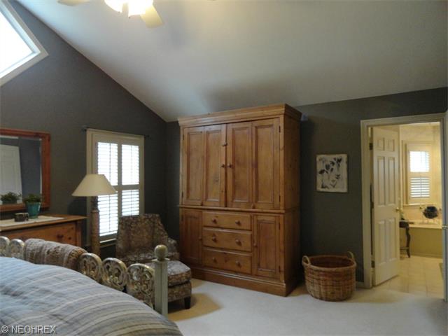 7458 Forthampton Ct, Hudson, OH 44236 photo 11