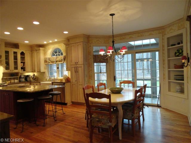 7458 Forthampton Ct, Hudson, OH 44236 photo 8