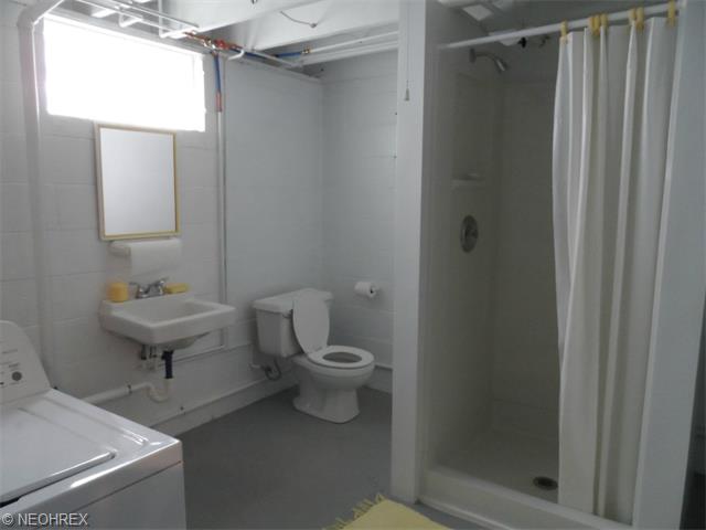 247 Overlook Blvd, Struthers, OH 44471 photo 12