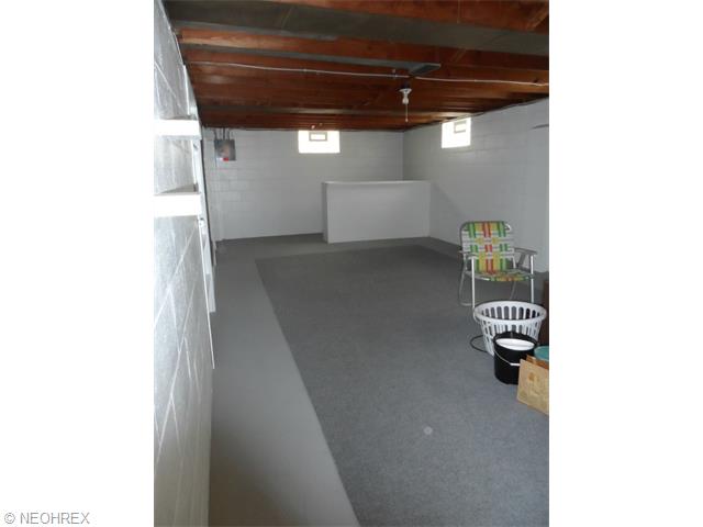 247 Overlook Blvd, Struthers, OH 44471 photo 11