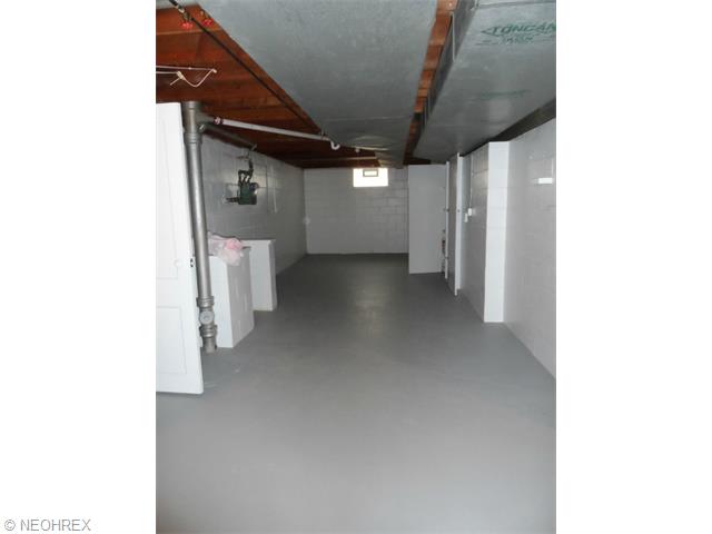 247 Overlook Blvd, Struthers, OH 44471 photo 13