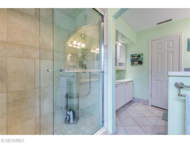 11670 Stonegate Dr, Chardon, OH 44024 photo 9