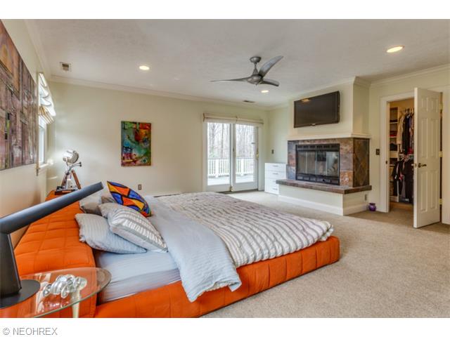 11670 Stonegate Dr, Chardon, OH 44024 photo 4
