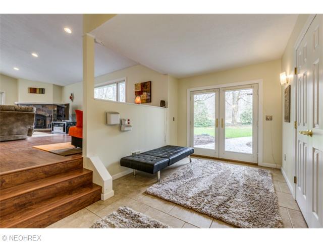 11670 Stonegate Dr, Chardon, OH 44024 photo 3