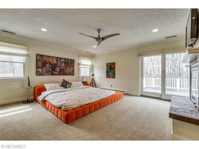 11670 Stonegate Dr, Chardon, OH 44024 photo 6