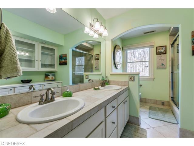 11670 Stonegate Dr, Chardon, OH 44024 photo 8