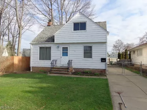 5618 Warwick Dr, Parma, OH 44129 photo 1