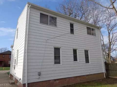 5618 Warwick Dr, Parma, OH 44129 photo 3