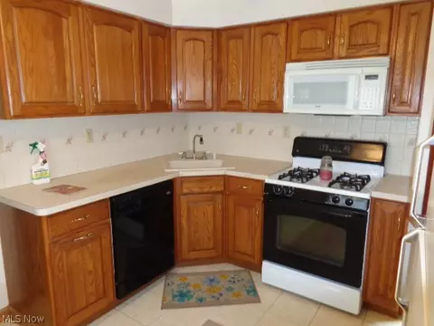 5618 Warwick Dr, Parma, OH 44129 photo 5