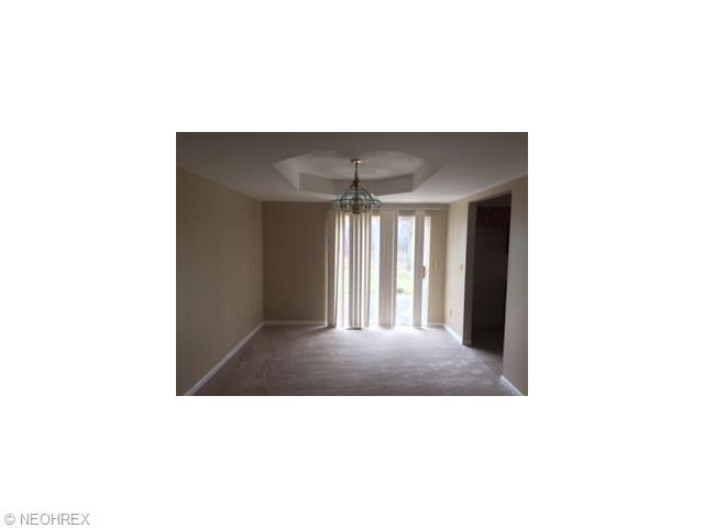 1821 E 298th St, Wickliffe, OH 44092 photo 8