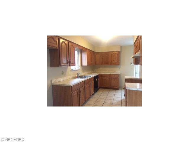 1821 E 298th St, Wickliffe, OH 44092 photo 5