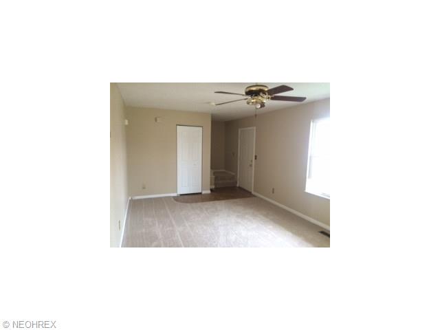 1821 E 298th St, Wickliffe, OH 44092 photo 4
