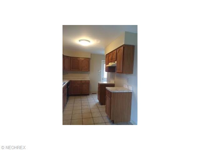 1821 E 298th St, Wickliffe, OH 44092 photo 7